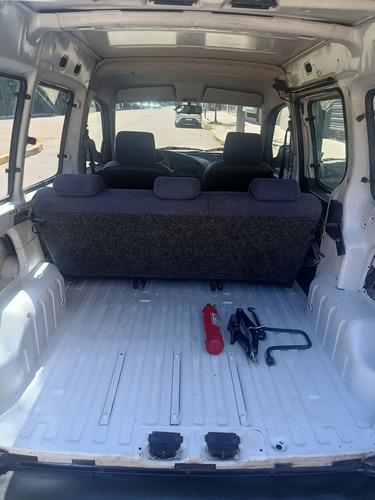 Peugeot Partner 1.4 Furgon Confort 5as NAFTA+ equipo de gas