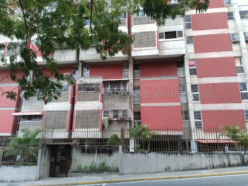 Amplio Apartamento Duplex En Venta Santa Mónica 