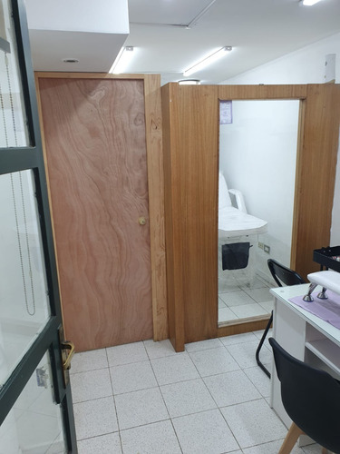 Local Para El Rubro Que Usted Estima Con Baño, Excelente