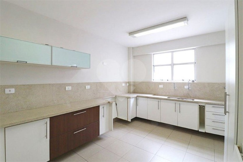 Aparatamento Com 300 Metros De Área Útil , Na Rua Do Clube Pinheiros , Totalmente Reformado , - 353-im559609