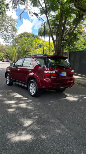 Toyota Fortuner 2011 4x4