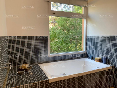 Casa En Laguna Blanca Punta Del Este En Venta- Ref: 25677