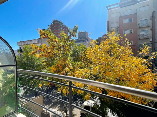 Venta Departamento Monoambiente Semipiso Con Balcón Castelar