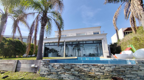 Casa En Venta Y Alquiler En Barrio Los Alisos, Nordelta