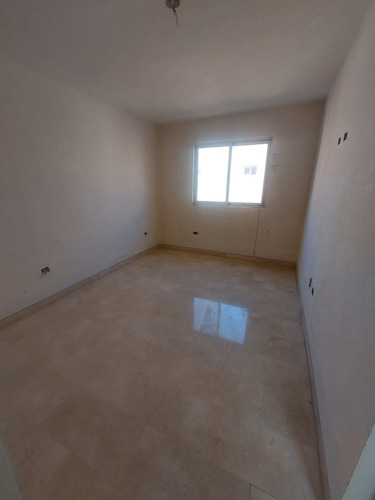 Town House De 3 Pisos En Naguanagua, Residencias La Roca Ii Jcossi
