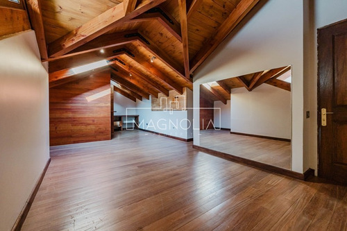 Casa En Arriendo De 5 Dorm. En Lo Barnechea