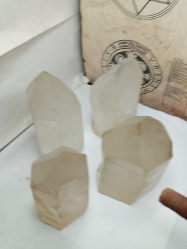 0025 Se Vende Puntas De Cuarzo Cristal Tamaño Grande