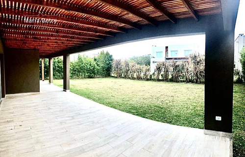 Venta Casa Barbarita 3 Dormitorios