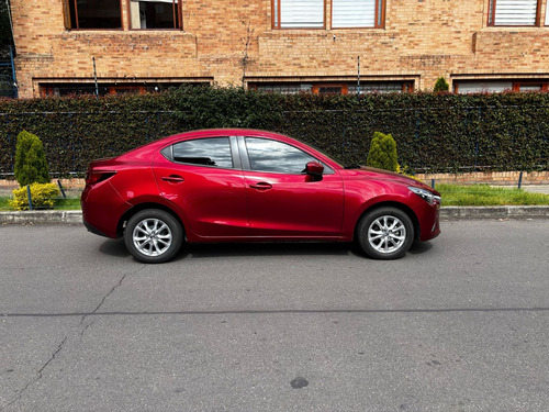 Mazda 2 1.5 Touring Sedan