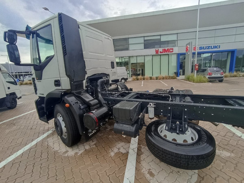 Imagen 7 de 11 de Iveco Tector Premium Cabina Simple 5.9 2022 0km
