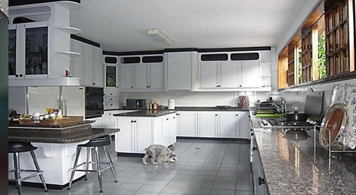 Imagen 2 de 11 de Se Alquila Casa 2000m2 4h+3s/ 4b/ 17pe Valle Arriba