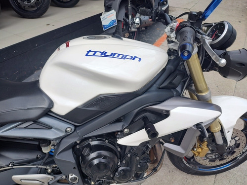 Imagem 8 de 15 de Triumph Street Triple 675