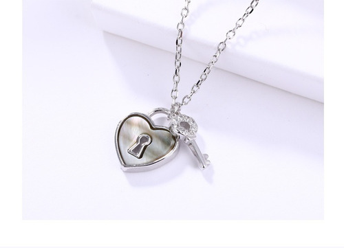 Imagen 2 de 4 de Collar Corazón Con Llave De Plata 0.925 Con Zirconias - 1126