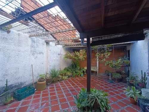 Casa En Venta En Conquistadores. Cod V4042