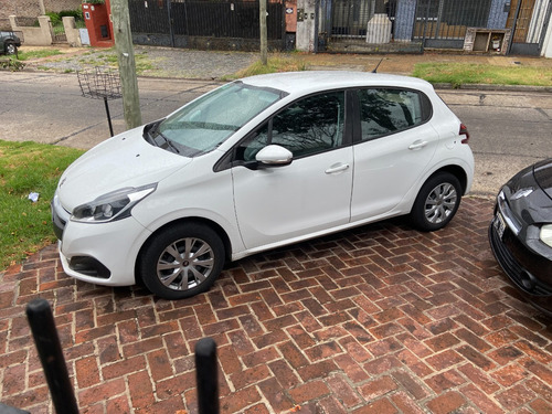 Peugeot 208 1.6 Active