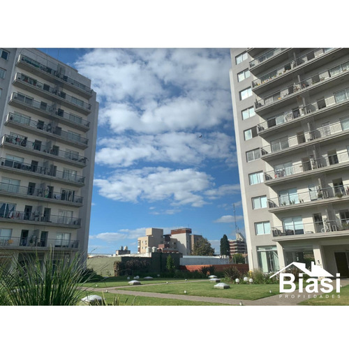 Venta De Departamento En El Complejo Torres De Moreno.