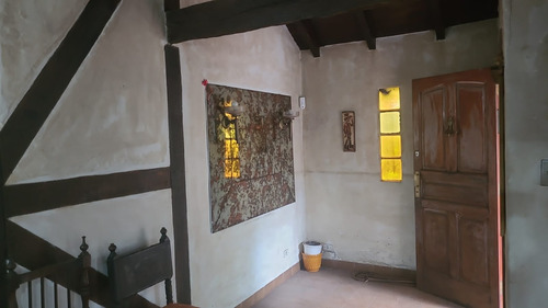 Casa Sobre Lote Propio Con Jardin Y Pileta A Refaccionar