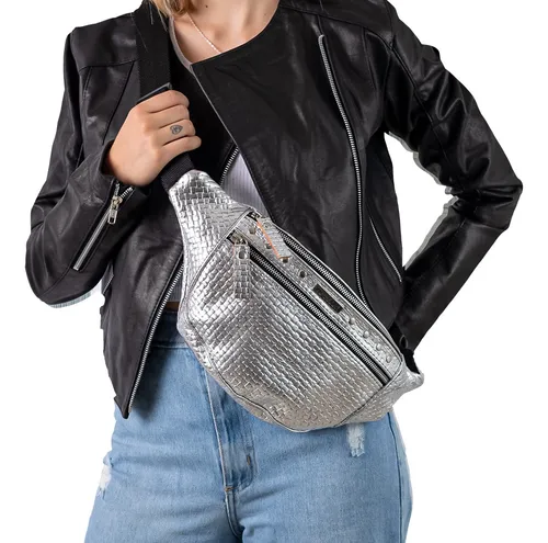 Riñonera con tachas hotsell