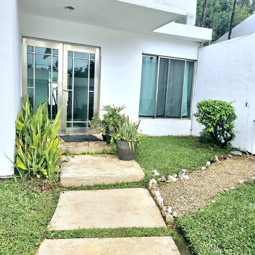 For Rent Very Spacious House And Land At Ejido Playa Del Carmen P3442