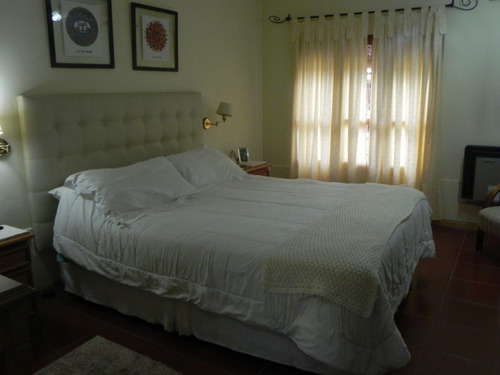 Casa En Venta - 5 Dormitorios 3 Baños - Cocheras - 30.780mts2 - Rama Caída, San Rafael