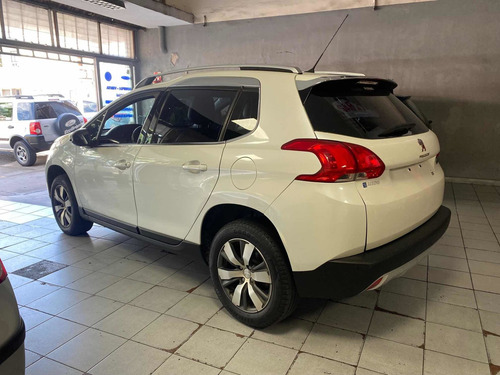 Imagen 3 de 7 de Peugeot 2008 2016 1.6 Feline