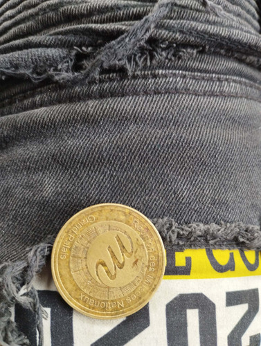 Imagen 2 de 3 de Vendo Moneda. De La Mona Lisa Grand Palais