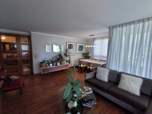 Venta, Excelente Depto A Pasos De Manquehue 4d / 4b
