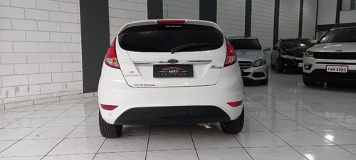 Ford Fiesta Titanium 1.6 - 2015 Automático