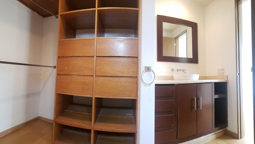 Super Departamento En Calle Cerrada!!