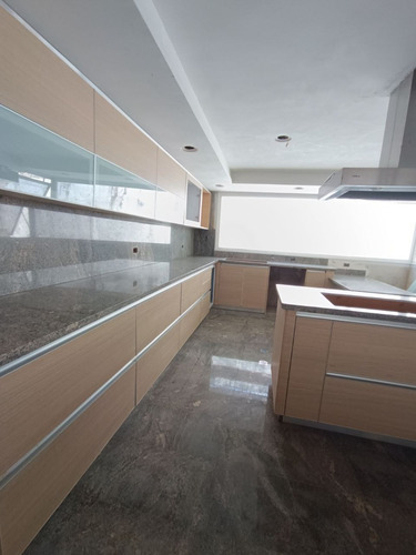 Se Vende Casa En Urb El Placer 330m2 - 4h+s/4+½b+s/4p