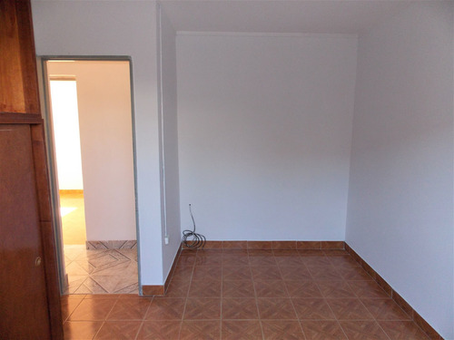 Casa 2 Dormitorios Y Cochera En Barrio Punta Norte