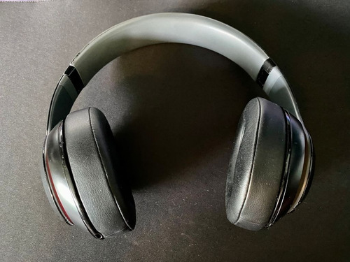 Audífonos Apple Beats Studio Wireless (Usado)