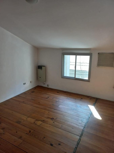 Imagen 21 de 22 de Ph 3 Ambientes Tipo Loft Apto Profesional, 2 Dormitorios, Toilette Y Baño, Pequeña Terraza Escalonada, Patio.
