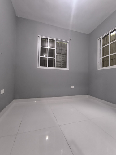 Apartamento De 2 Habitaciones Un Baño Sala Cocina Comedor