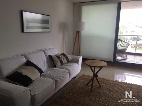 Apartamento En Venta De 2 Dormitorios A Cuadras Del Mar , Punta Del Este 