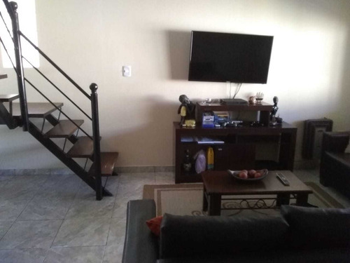 En Venta En El Palomar Zona Barrio Aeronautico A 5 Cuadras De La Estacion Chalet Al Fondo De 6 Ambientes 2 Baños Quincho Pileta F: 8740