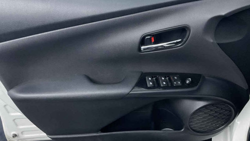 Imagen 13 de 15 de Toyota Prius 2016 5p Premium Sr Hibrido L4/1.8 Aut
