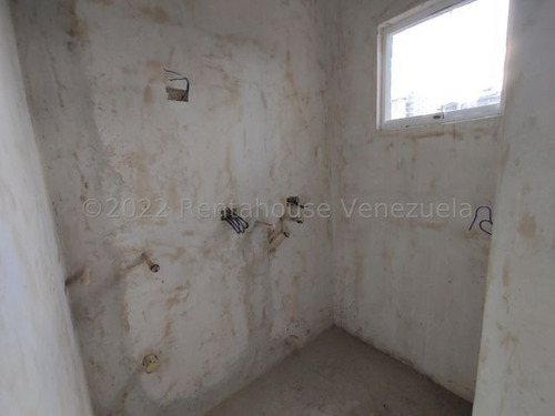 Imagen 10 de 19 de Res. Don Miguel Avenida Numero 5 Maracay, Vp 23-279 Vanessa Puerta 0412-4625364
