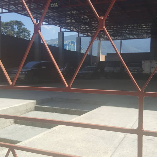 Imagen 7 de 10 de Alquilo Espectacular Galpon Industrial Ideal Para Consecionario Santa Monica 900 Mts2 Gandolas