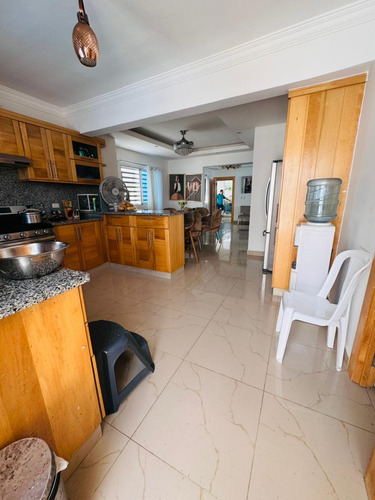 Venta De Casa Con Piscina Ubicada En Prado Oriental De San Isidro