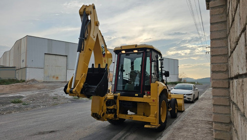 Retroexcavadora Caterpillar 424 2021 $1,300,000.00m.n.