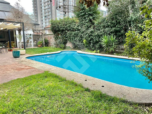 Casa En Venta De 4 Dorm. Con Piscina En San Miguel 