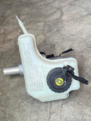Bomba Depósito Líquido Frenos Vw Passat 2009* (Usado)