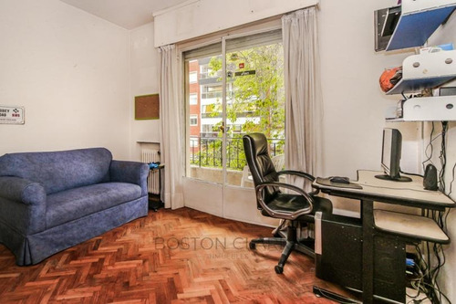 Apartamento En Venta En Pocitos: 3 Dormitorios, 1 Baño