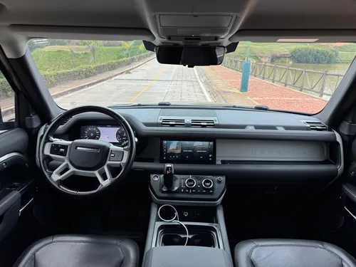 Land Rover Defender S90 2021
