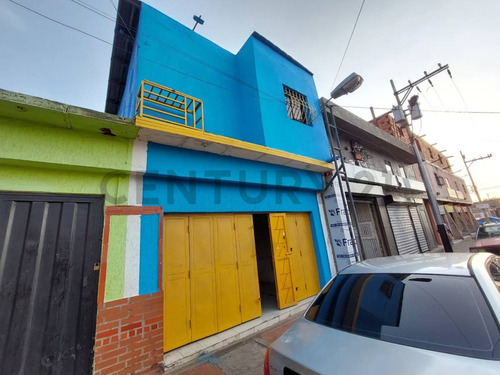 Alquiler De Local Comercial En La Calle Guayaquil De Barrio Sucre - Barcelona