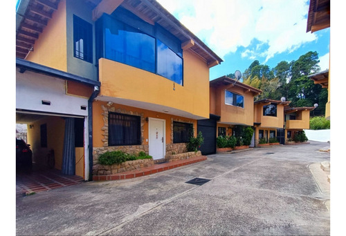 Townhouse En Venta Los Eucaliptos Llano Alto