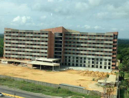 Hotel Y Centro De Convenciones En Tucacas