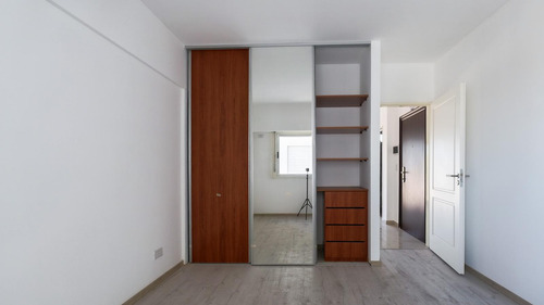 Venta Departamento 2 Ambientes Con Balcòn Terraza,flores. Apto Crèdito !!!