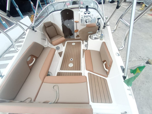 Lancha Ventura 215 Cabin Comfort 2010 Triton Solara Focker